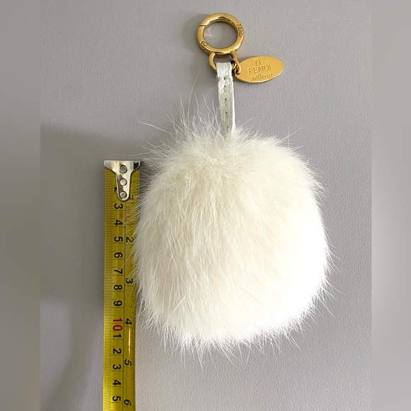 Authentic Fendi fur bag charm - Picture 7 of 9